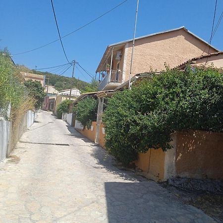 Villa Angela, Traditional Villa In The Village アギオス・イオアニス・ペリステリオン エクステリア 写真